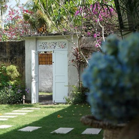 Villa Jalun Seminyak Exterior foto