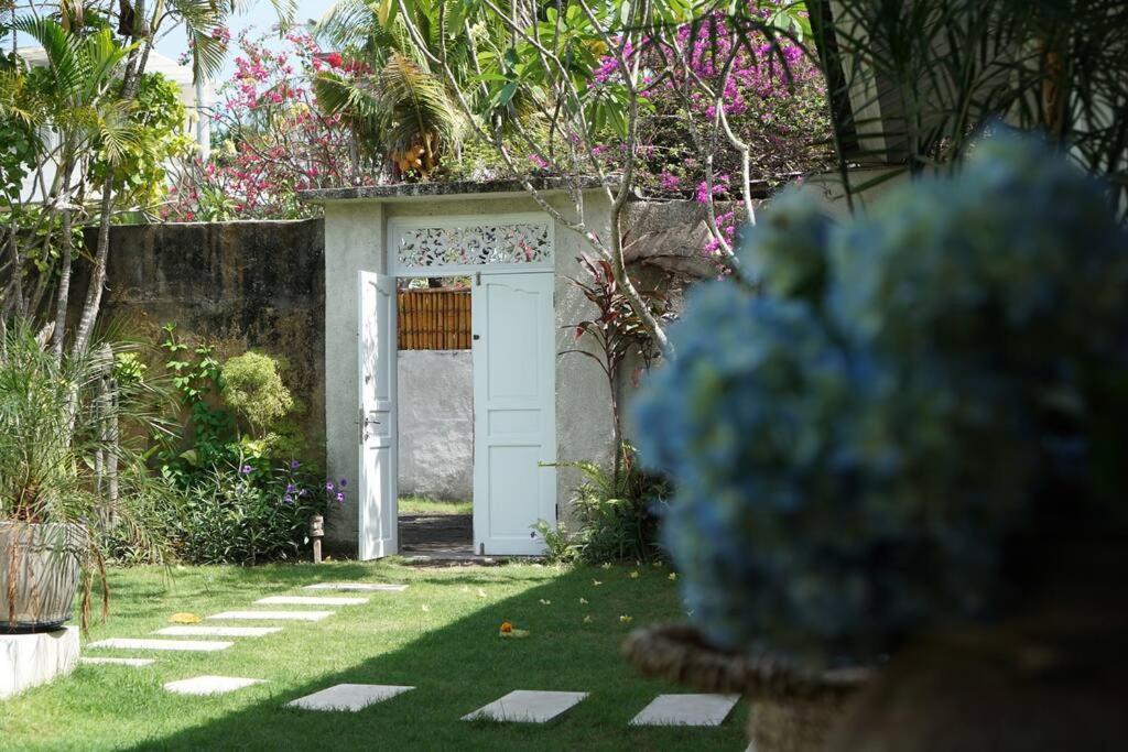 Villa Jalun Seminyak Exterior foto